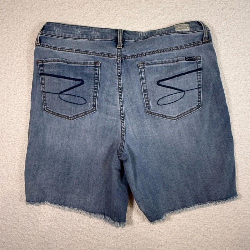 Seven7 Women's Soft Stretch Fray Hem Sunset Bermuda Short size 16 - Picture 2 of 4